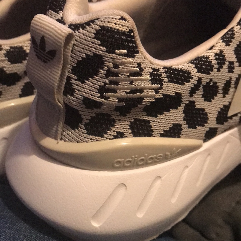 💎✨ New ✨💎 ADIDAS tennis shoes - Picture 8 of 9